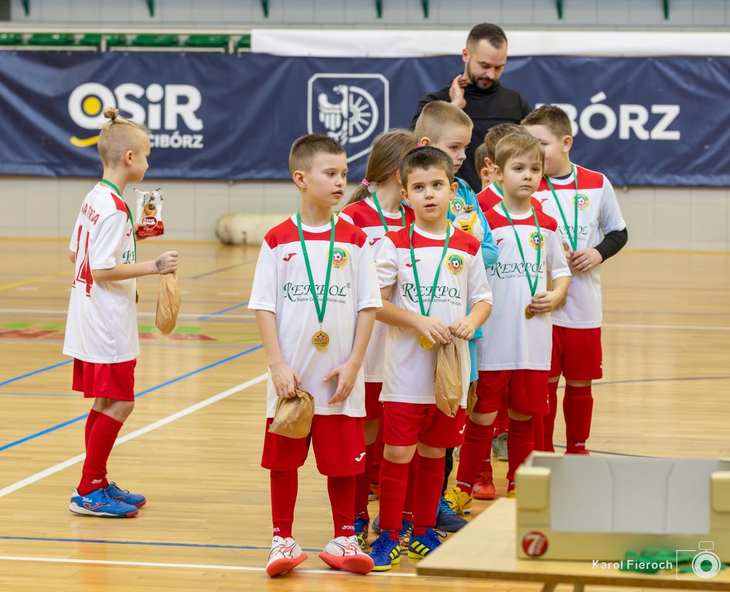 Zdjęcie w galerii na portalu naszwodzislaw.com: Młodzi zawodnicy rocznika 2015 rywalizowali w Raciborzu [FOTO] wiadomości z regionu