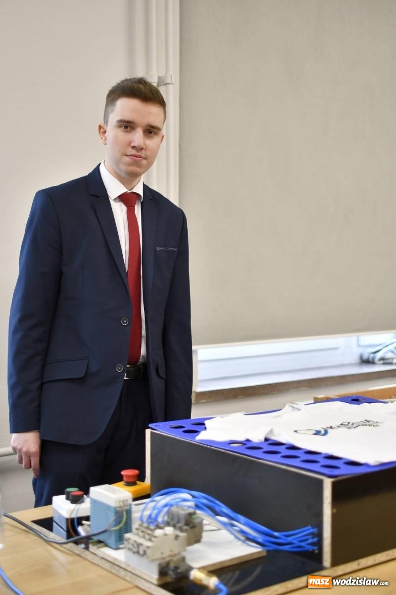 Zdjęcie w galerii na portalu naszwodzislaw.com: Rektor raciborskiej ANS: jesteście architektami nowoczesnego społeczeństwa wiadomości z regionu