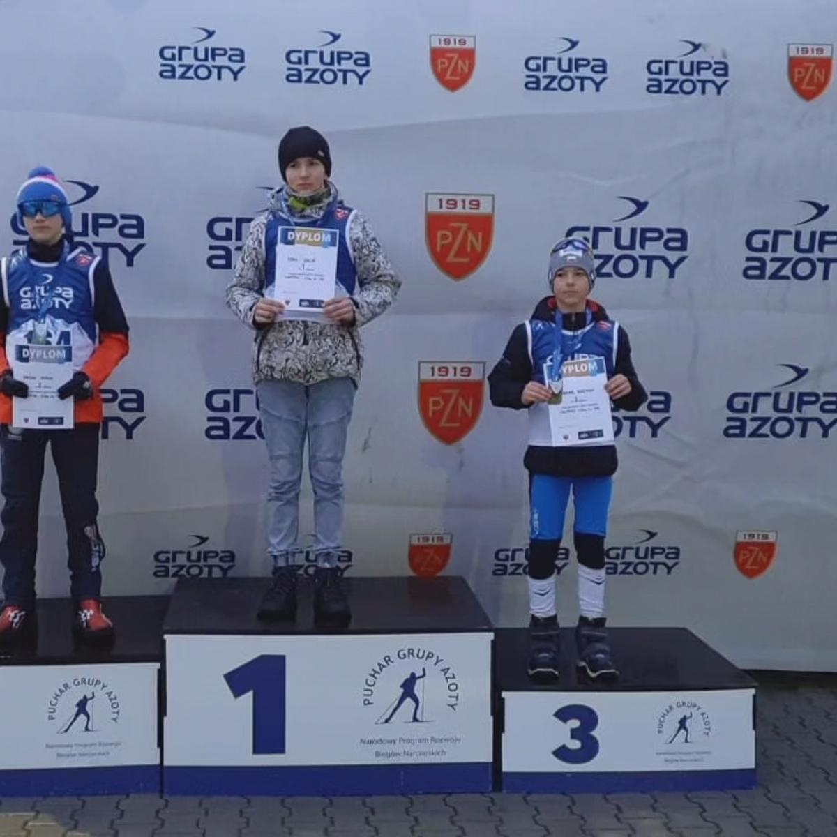 Zdjęcie w galerii na portalu naszwodzislaw.com: Narciarze KS Ski Team z medalami mistrzostw Polski w Ptaszkowej wiadomości z regionu