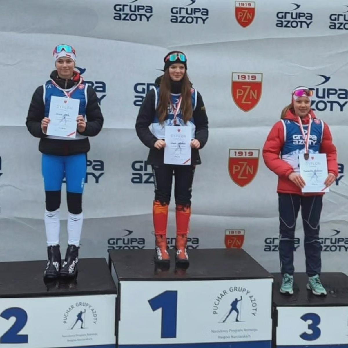 Zdjęcie w galerii na portalu naszwodzislaw.com: Narciarze KS Ski Team z medalami mistrzostw Polski w Ptaszkowej wiadomości z regionu