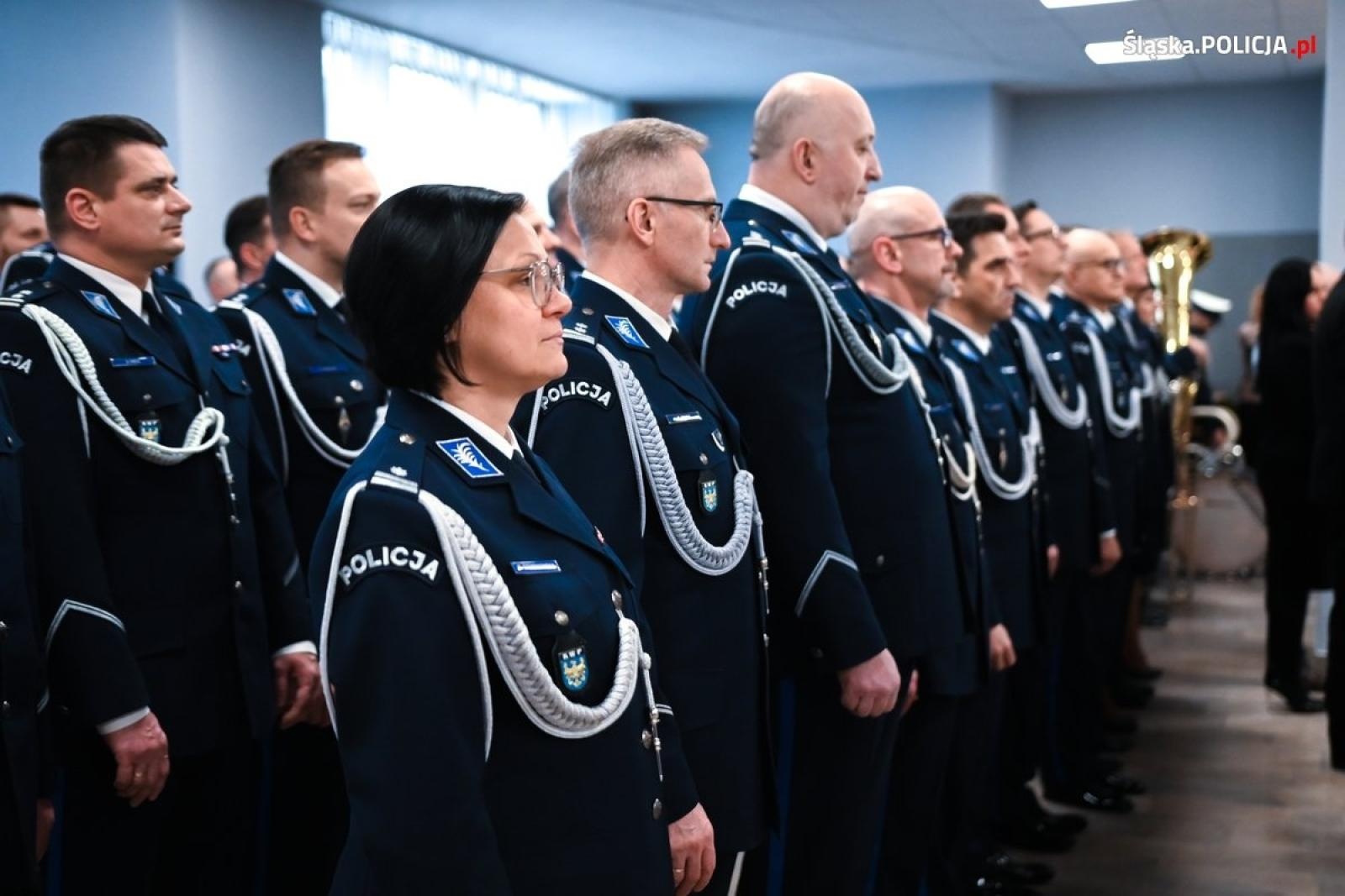 Zdjęcie w galerii na portalu naszwodzislaw.com: Uroczyste pożegnanie Pierwszego Zastępcy Komendanta Wojewódzkiego Policji w Katowicach   wiadomości z regionu