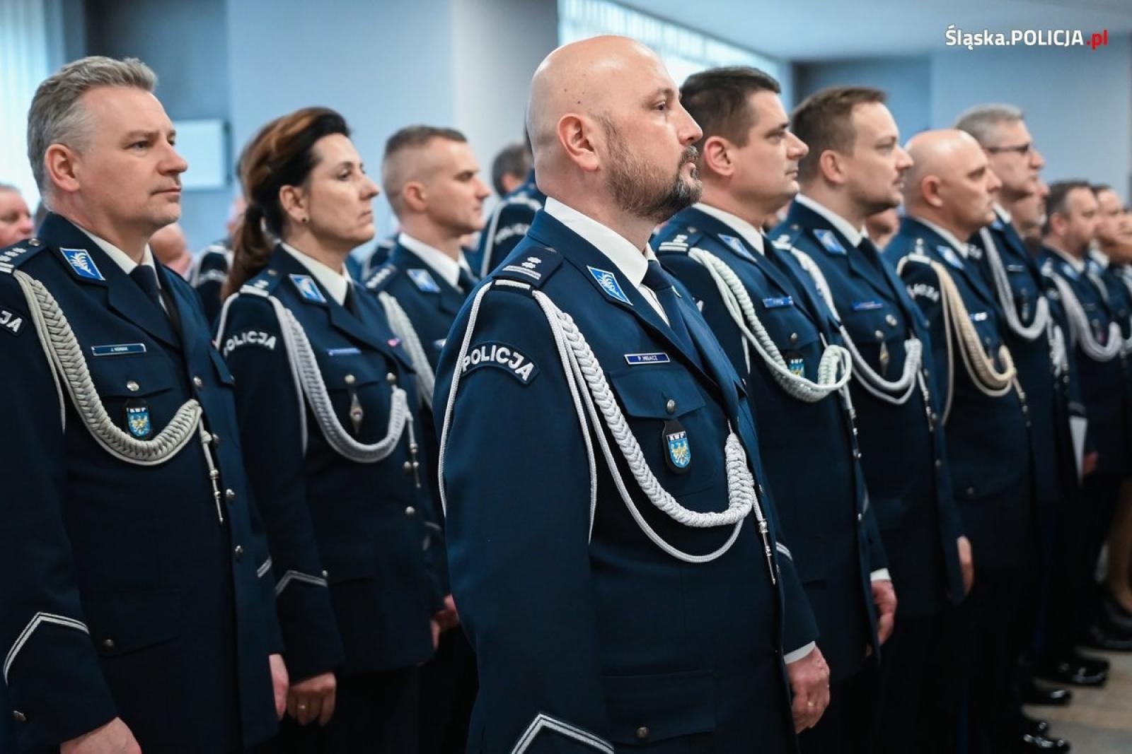 Zdjęcie w galerii na portalu naszwodzislaw.com: Uroczyste pożegnanie Pierwszego Zastępcy Komendanta Wojewódzkiego Policji w Katowicach   wiadomości z regionu