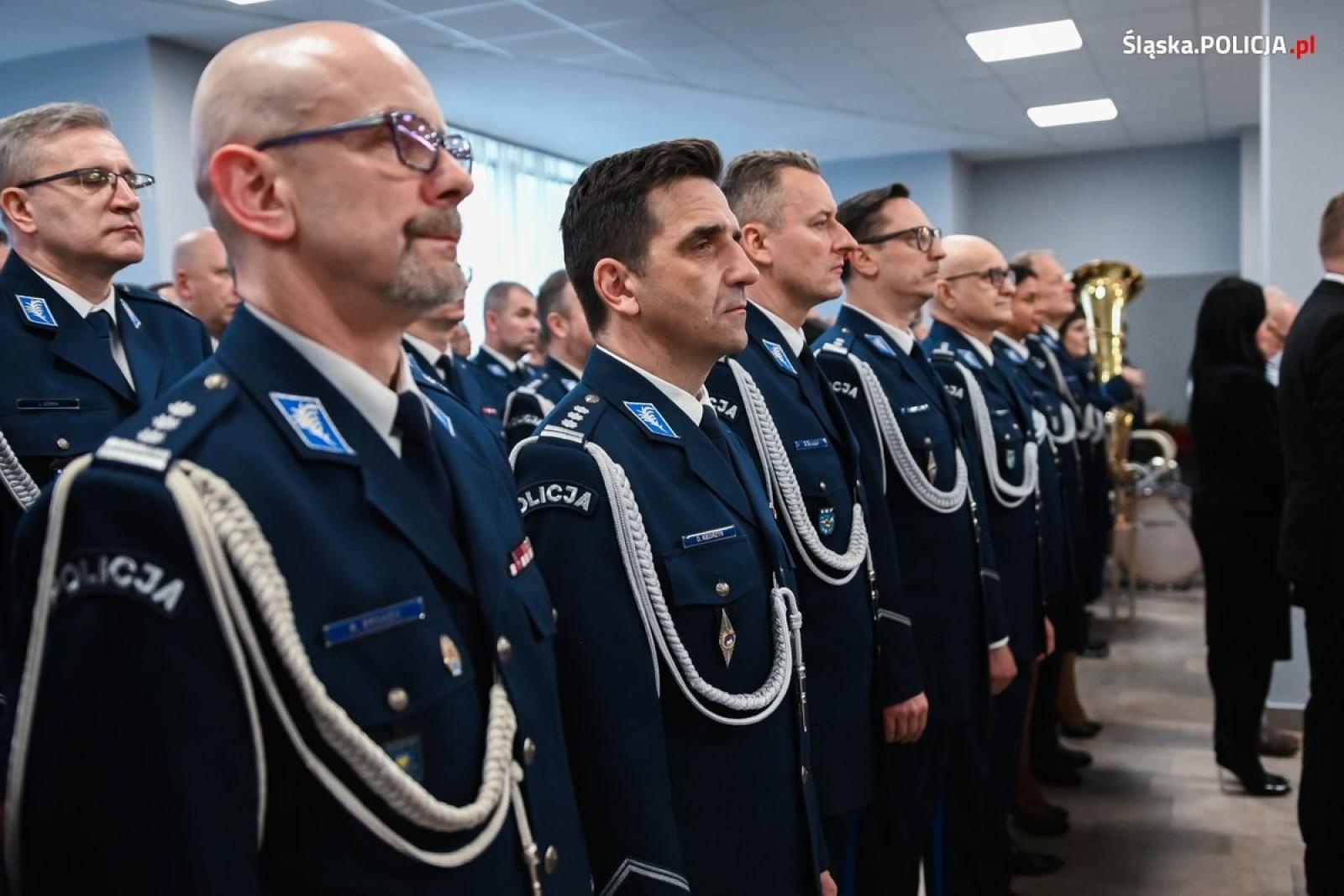 Zdjęcie w galerii na portalu naszwodzislaw.com: Uroczyste pożegnanie Pierwszego Zastępcy Komendanta Wojewódzkiego Policji w Katowicach   wiadomości z regionu