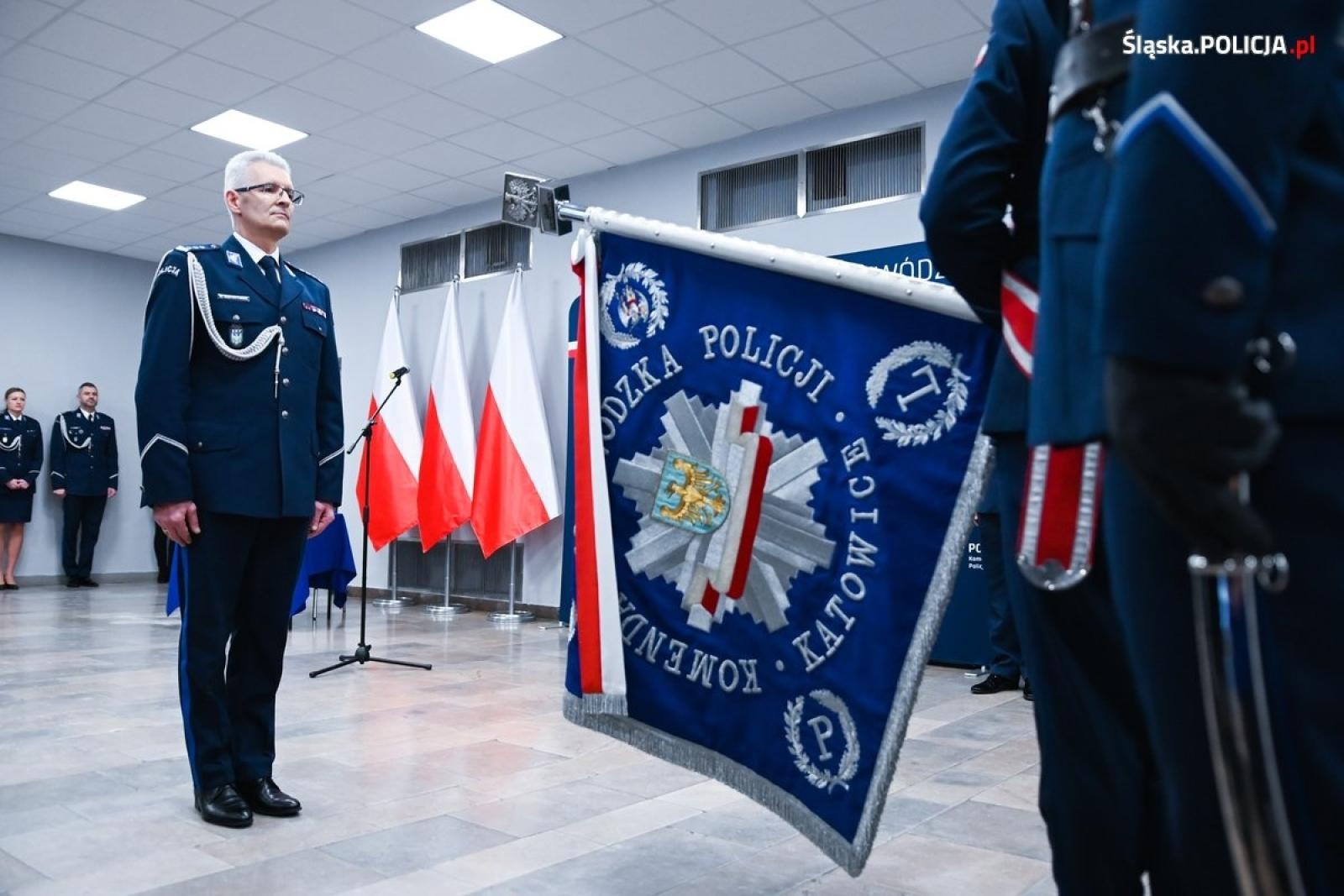 Zdjęcie w galerii na portalu naszwodzislaw.com: Uroczyste pożegnanie Pierwszego Zastępcy Komendanta Wojewódzkiego Policji w Katowicach   wiadomości z regionu