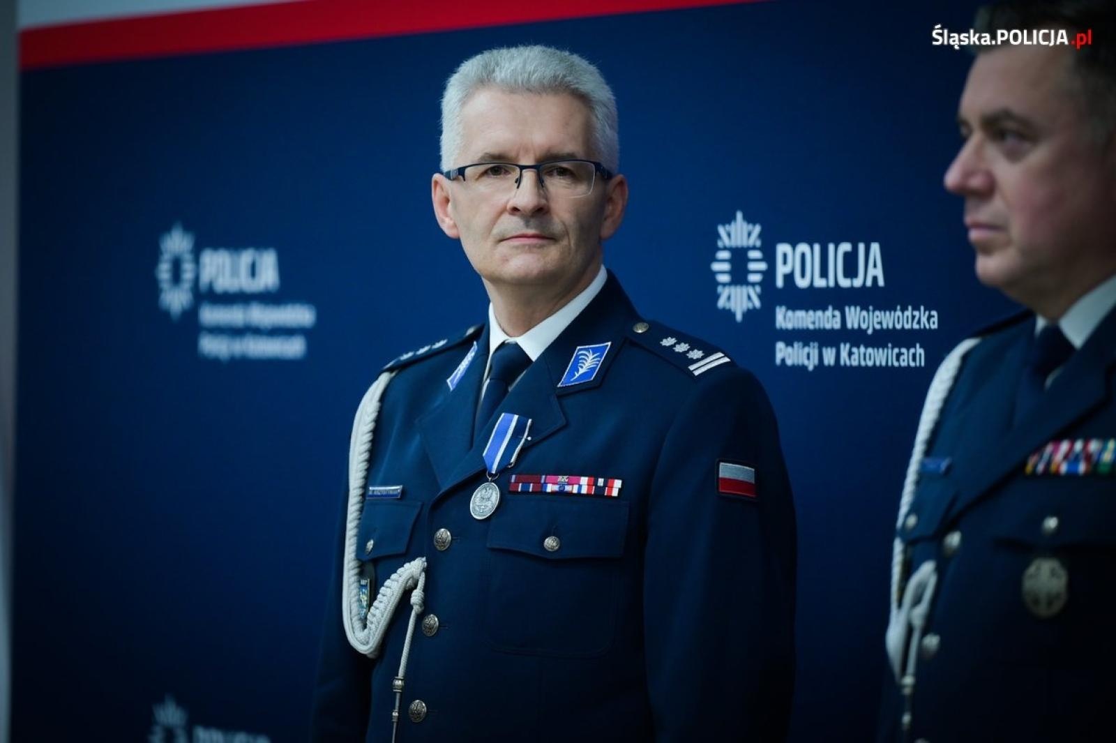 Zdjęcie w galerii na portalu naszwodzislaw.com: Uroczyste pożegnanie Pierwszego Zastępcy Komendanta Wojewódzkiego Policji w Katowicach   wiadomości z regionu