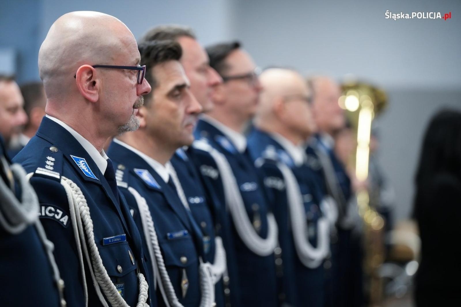 Zdjęcie w galerii na portalu naszwodzislaw.com: Uroczyste pożegnanie Pierwszego Zastępcy Komendanta Wojewódzkiego Policji w Katowicach   wiadomości z regionu