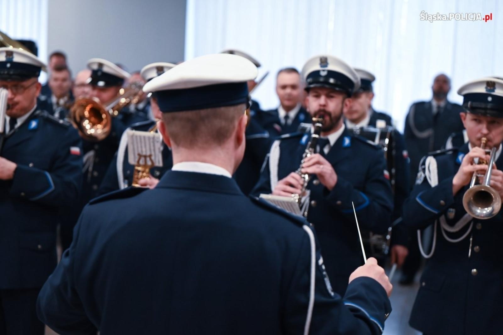 Zdjęcie w galerii na portalu naszwodzislaw.com: Uroczyste pożegnanie Pierwszego Zastępcy Komendanta Wojewódzkiego Policji w Katowicach   wiadomości z regionu