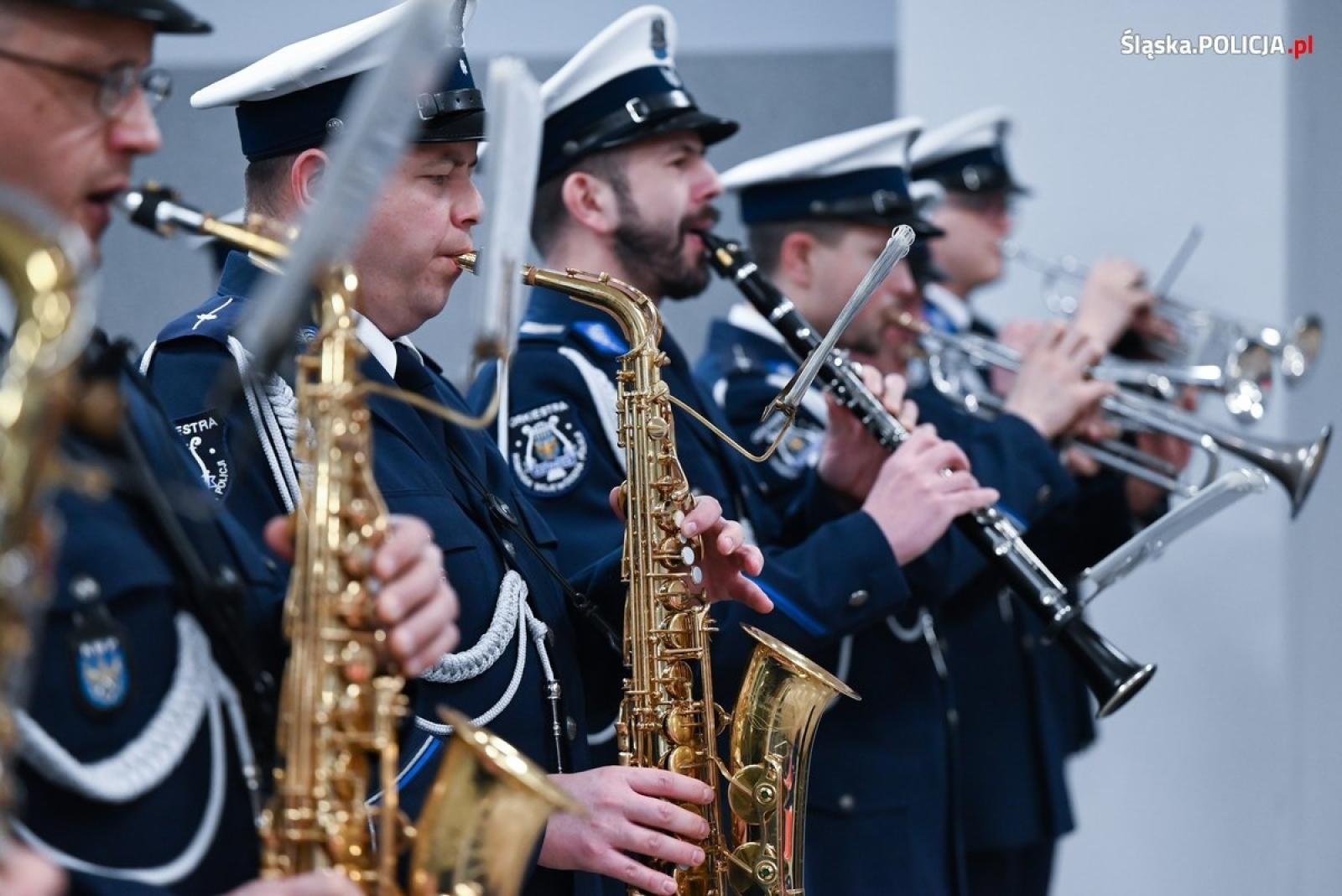 Zdjęcie w galerii na portalu naszwodzislaw.com: Uroczyste pożegnanie Pierwszego Zastępcy Komendanta Wojewódzkiego Policji w Katowicach   wiadomości z regionu