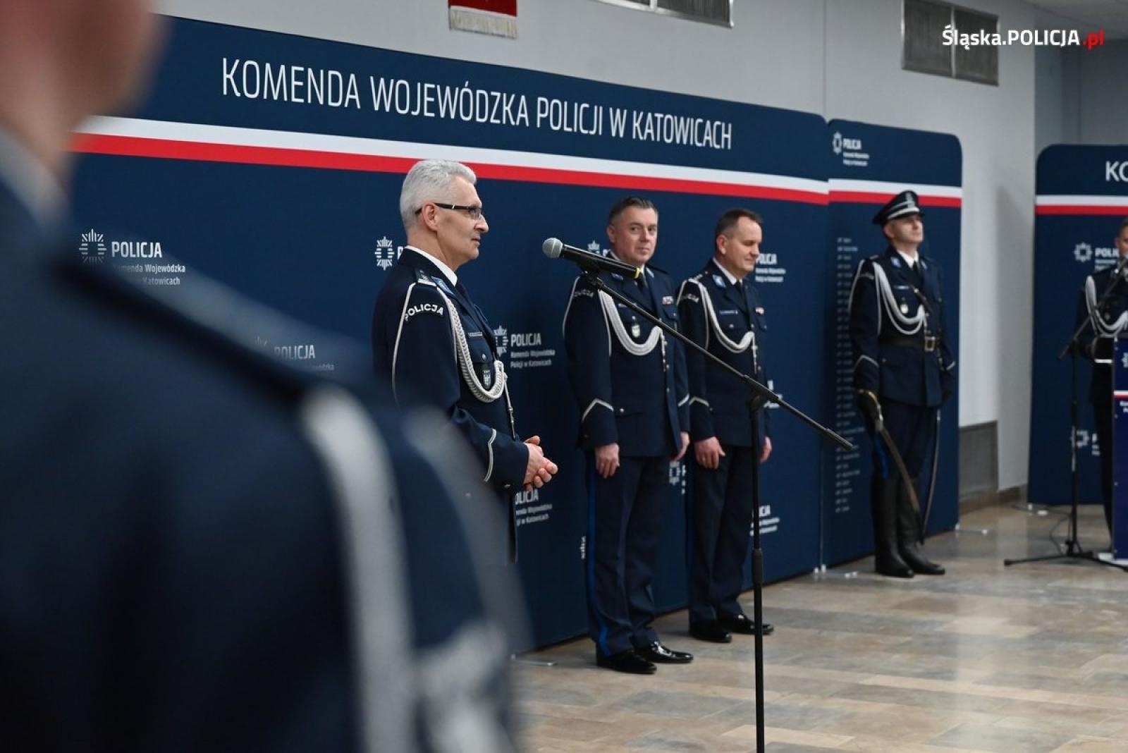 Zdjęcie w galerii na portalu naszwodzislaw.com: Uroczyste pożegnanie Pierwszego Zastępcy Komendanta Wojewódzkiego Policji w Katowicach   wiadomości z regionu