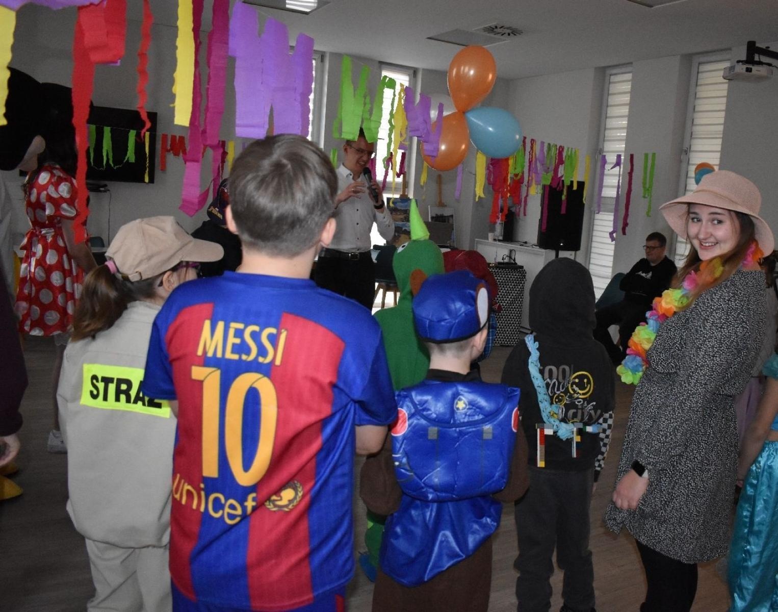 Zdjęcie w galerii na portalu naszwodzislaw.com: Kinderbal w Oazie Aktywności na zakończenie zimowych ferii wiadomości z regionu