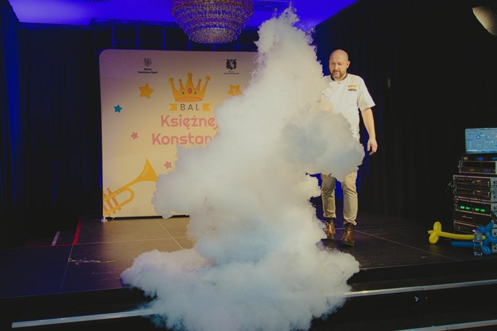 Zdjęcie w galerii na portalu naszwodzislaw.com: Tłumy bawiły się na balu księżnej Konstancji w Wodzisławiu Śląskim [FOTO] wiadomości z regionu