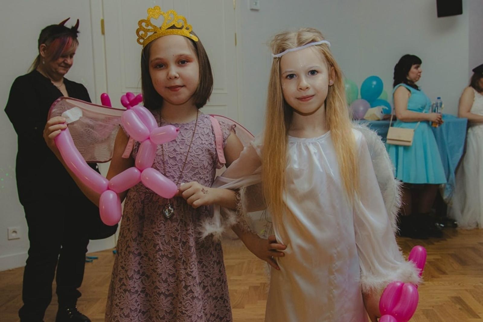 Zdjęcie w galerii na portalu naszwodzislaw.com: Tłumy bawiły się na balu księżnej Konstancji w Wodzisławiu Śląskim [FOTO] wiadomości z regionu