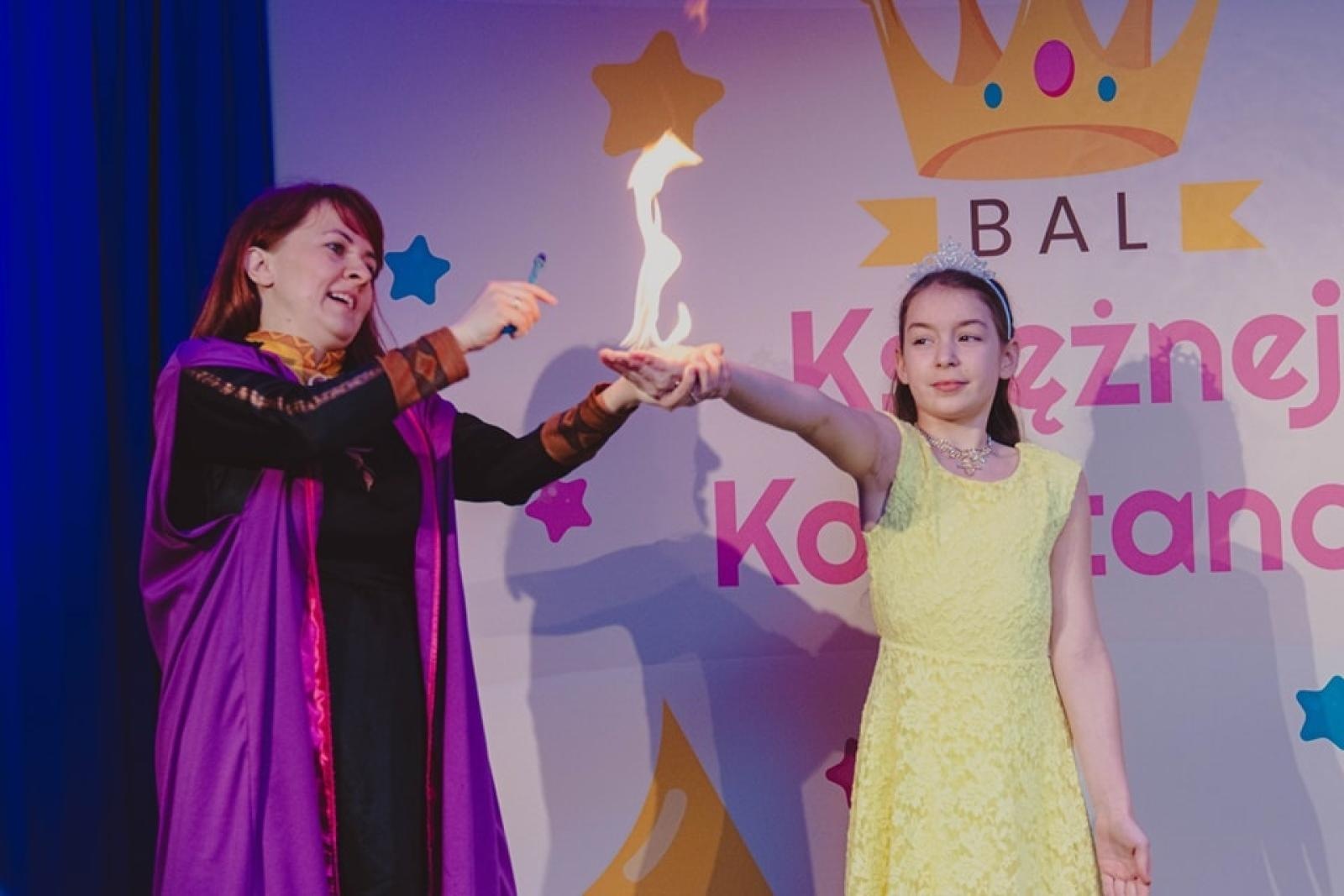 Zdjęcie w galerii na portalu naszwodzislaw.com: Tłumy bawiły się na balu księżnej Konstancji w Wodzisławiu Śląskim [FOTO] wiadomości z regionu