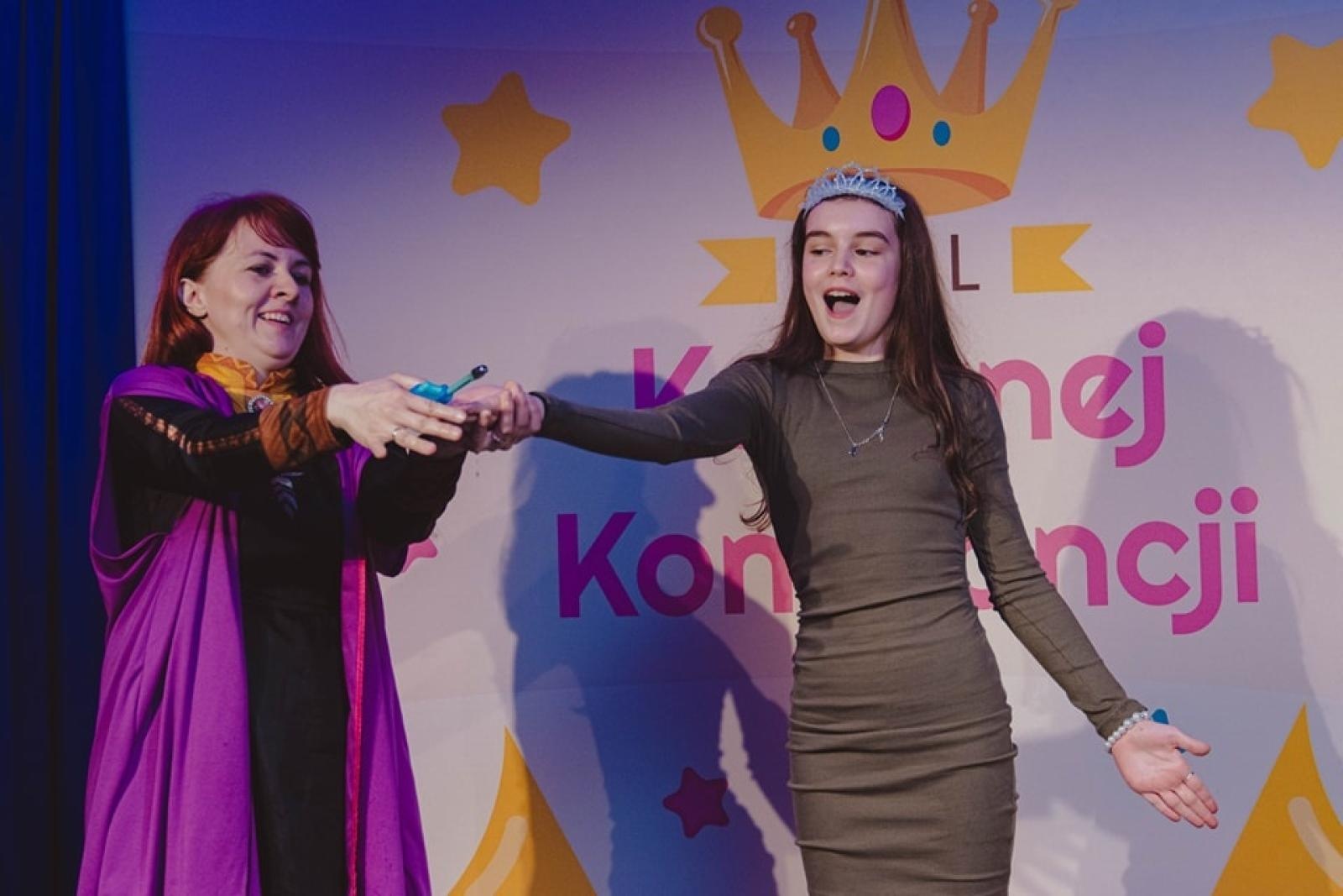 Zdjęcie w galerii na portalu naszwodzislaw.com: Tłumy bawiły się na balu księżnej Konstancji w Wodzisławiu Śląskim [FOTO] wiadomości z regionu