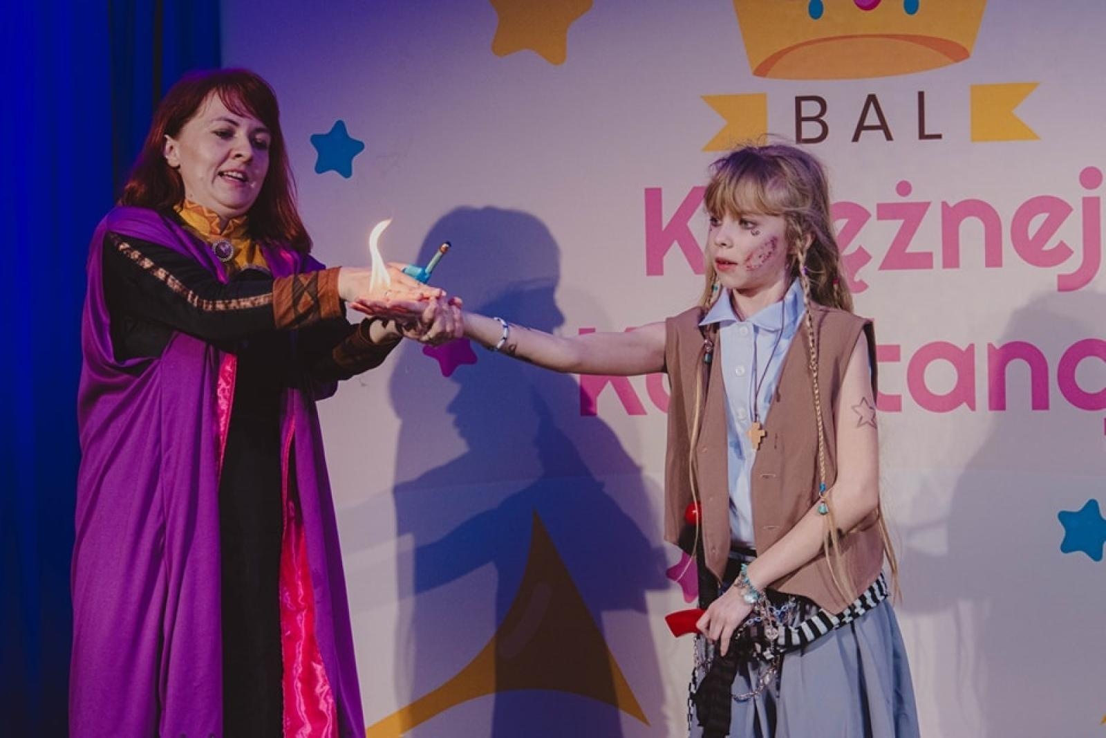 Zdjęcie w galerii na portalu naszwodzislaw.com: Tłumy bawiły się na balu księżnej Konstancji w Wodzisławiu Śląskim [FOTO] wiadomości z regionu