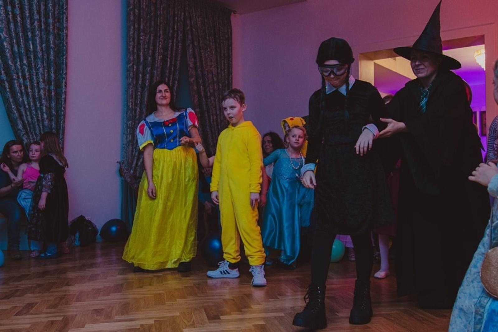 Zdjęcie w galerii na portalu naszwodzislaw.com: Tłumy bawiły się na balu księżnej Konstancji w Wodzisławiu Śląskim [FOTO] wiadomości z regionu