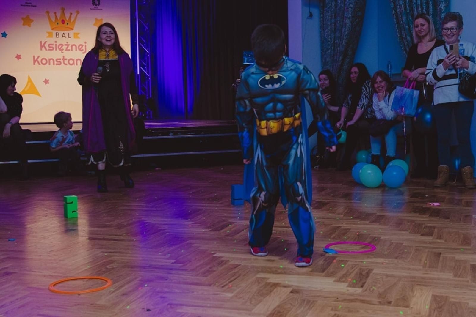 Zdjęcie w galerii na portalu naszwodzislaw.com: Tłumy bawiły się na balu księżnej Konstancji w Wodzisławiu Śląskim [FOTO] wiadomości z regionu