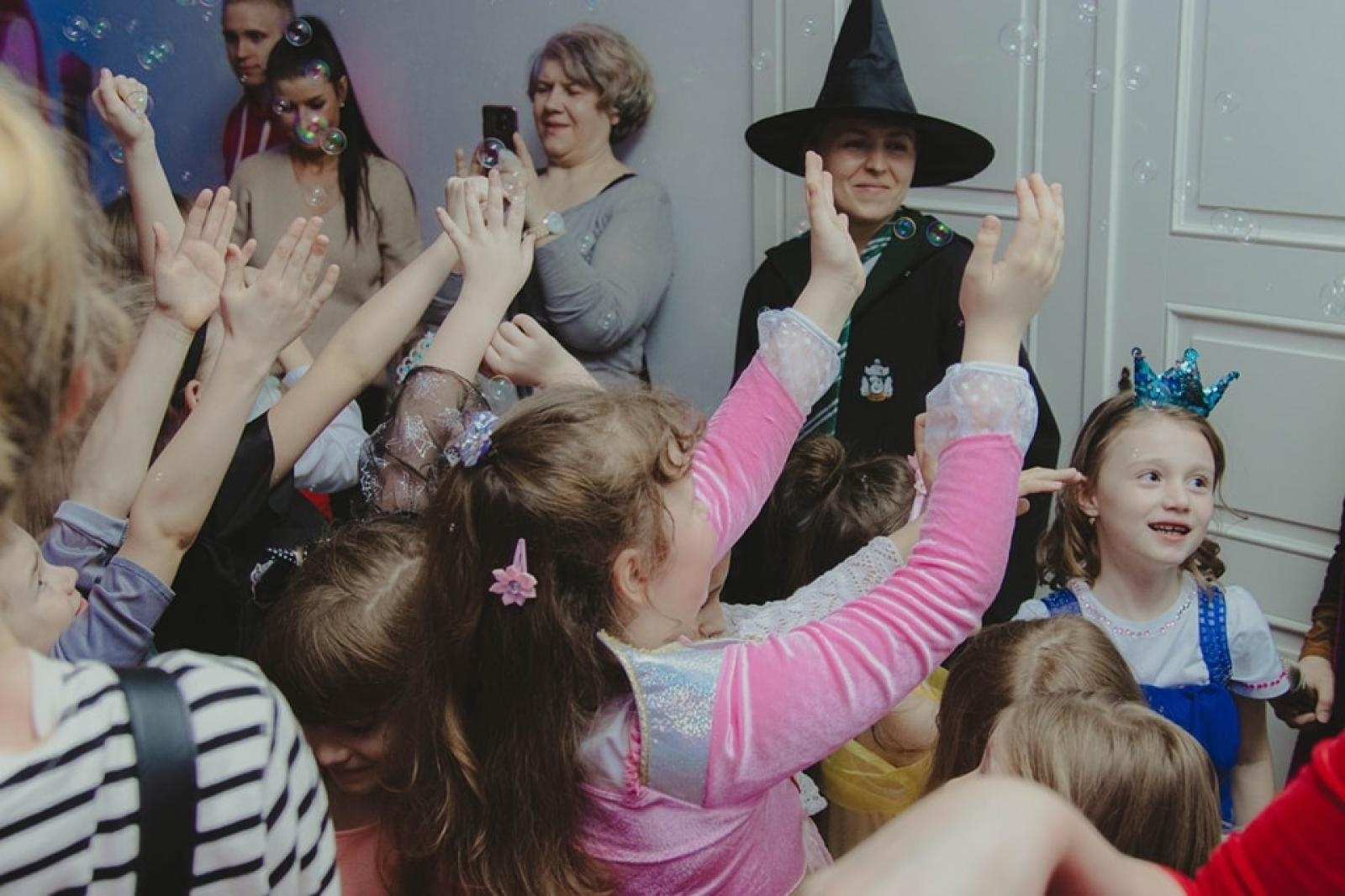 Zdjęcie w galerii na portalu naszwodzislaw.com: Tłumy bawiły się na balu księżnej Konstancji w Wodzisławiu Śląskim [FOTO] wiadomości z regionu