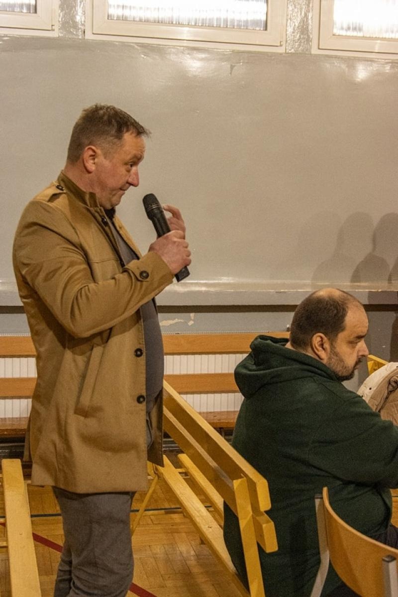 Zdjęcie w galerii na portalu naszwodzislaw.com: Prezydent Kieca rozpoczął tournée po mieście. O co pytali mieszkańcy dzielnicy Jedłownik Szyb? wiadomości z regionu