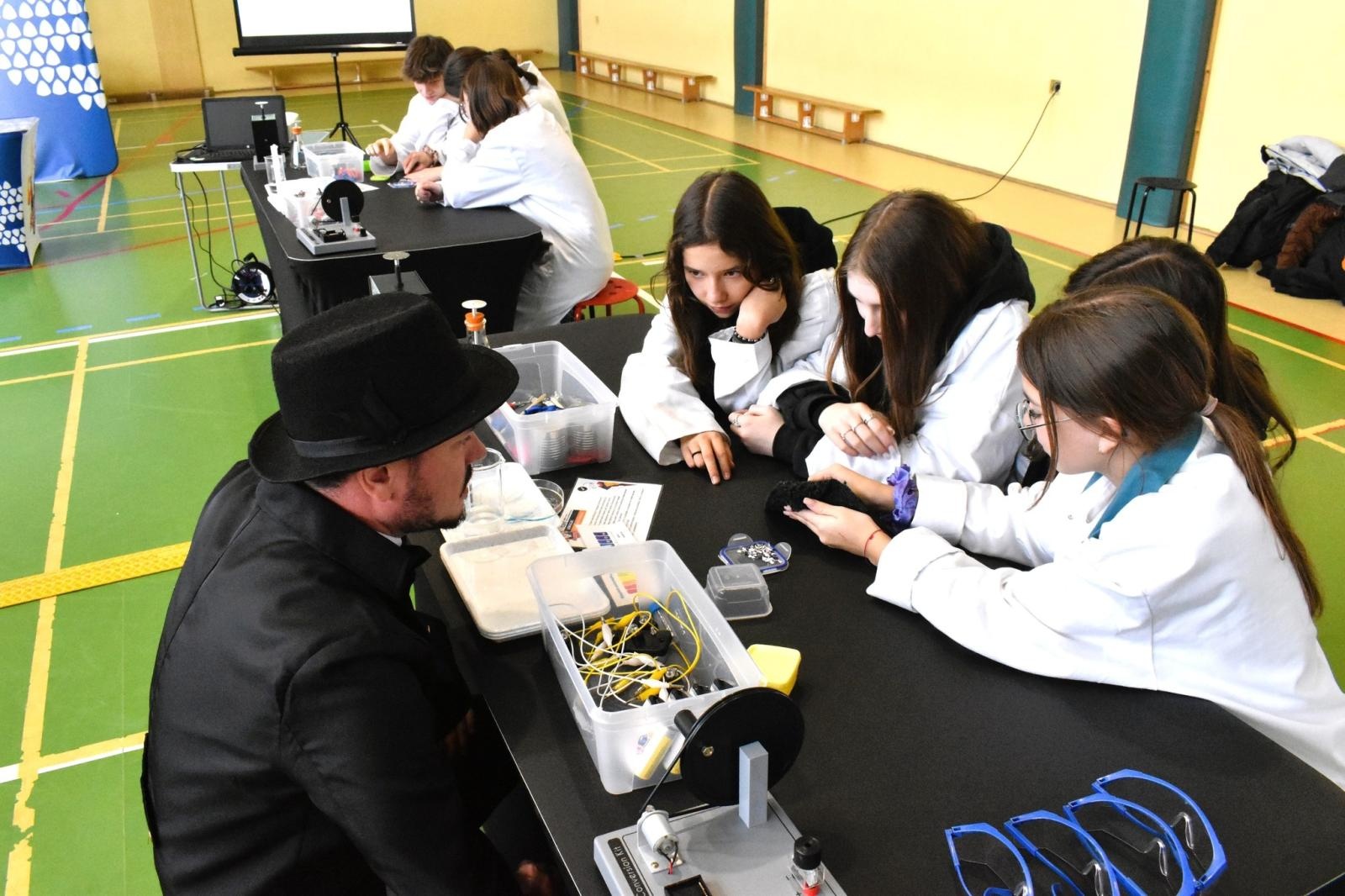 Zdjęcie w galerii na portalu naszwodzislaw.com: Godów. Akademia Mocy w gminnych szkołach wiadomości z regionu