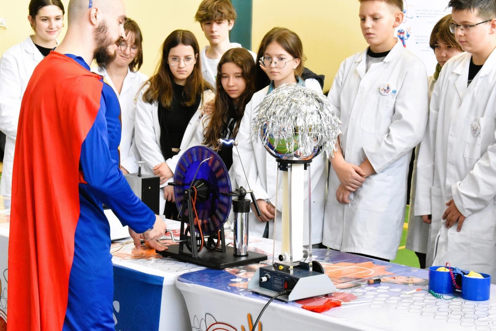 Zdjęcie w galerii na portalu naszwodzislaw.com: Godów. Akademia Mocy w gminnych szkołach wiadomości z regionu