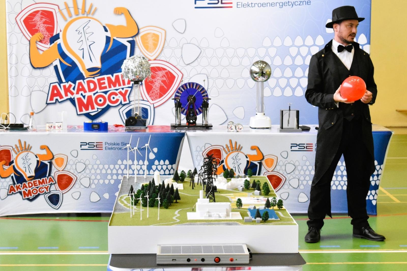 Zdjęcie w galerii na portalu naszwodzislaw.com: Godów. Akademia Mocy w gminnych szkołach wiadomości z regionu