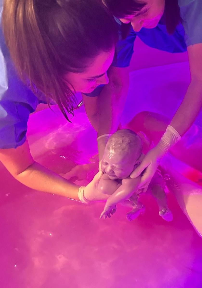 Zdjęcie w galerii na portalu naszwodzislaw.com: Zosia przyszła na świat w wodzie. Pierwszy taki poród w wodzisławskiej lecznicy wiadomości z regionu