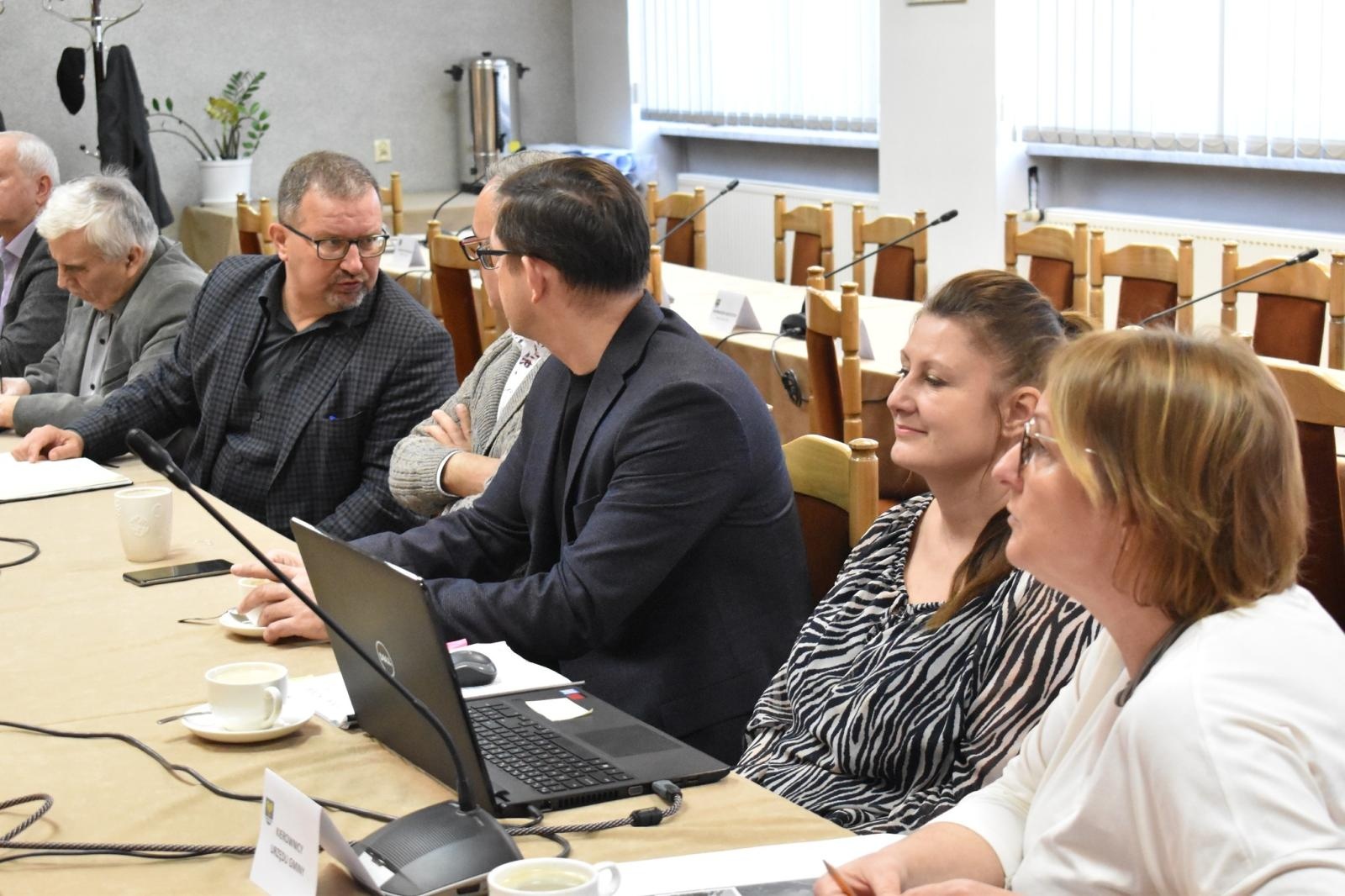 Zdjęcie w galerii na portalu naszwodzislaw.com: Przebudowa dróg w Gminie Godów. Spotkanie konsultacyjne wiadomości z regionu