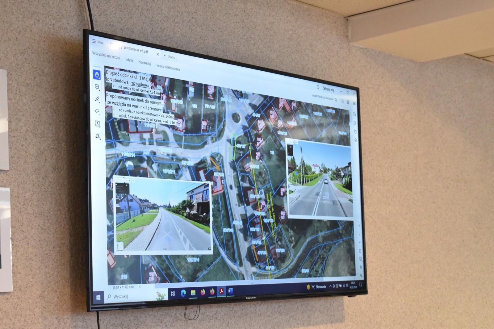 Zdjęcie w galerii na portalu naszwodzislaw.com: Przebudowa dróg w Gminie Godów. Spotkanie konsultacyjne wiadomości z regionu