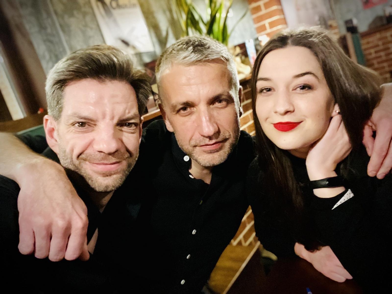 Zdjęcie w galerii na portalu naszwodzislaw.com: Bartnicky, Joanna Skowyra i Gentlemen`s Club razem dla Filipka z Olzy wiadomości z regionu