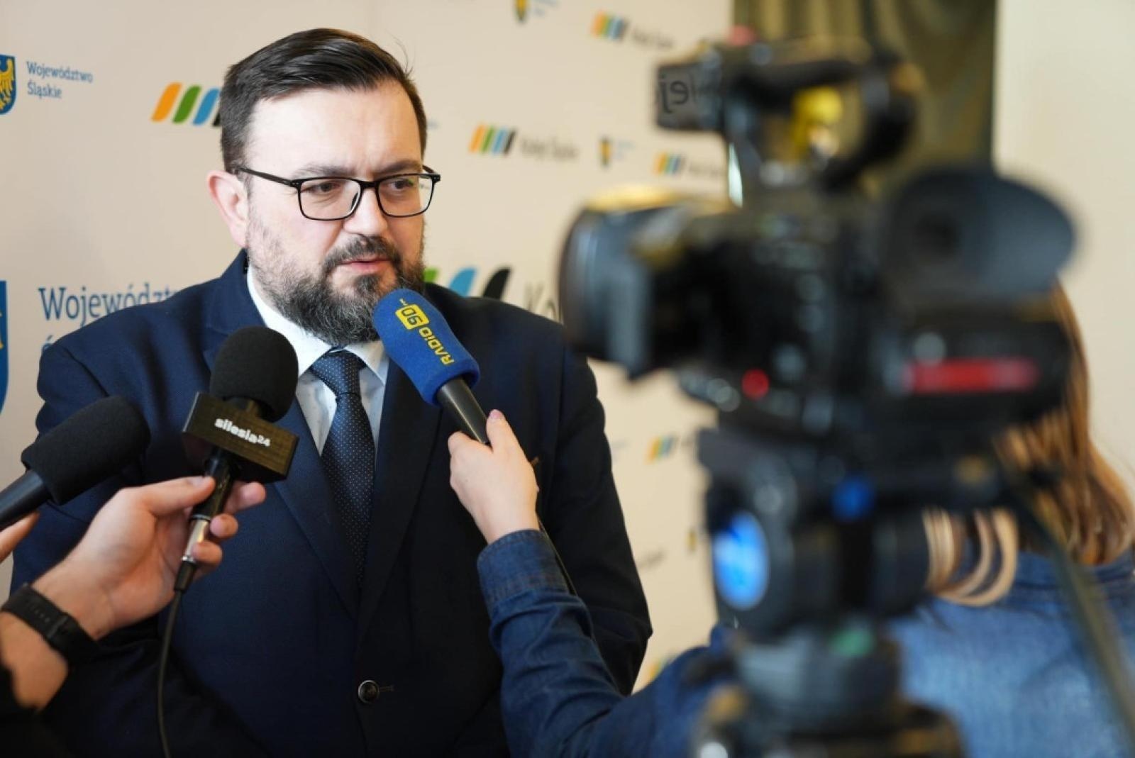 Zdjęcie w galerii na portalu naszwodzislaw.com: Rekordowe ferie w Kolejach Śląskich. Sprzedano tysiące biletów za złotówkę wiadomości z regionu