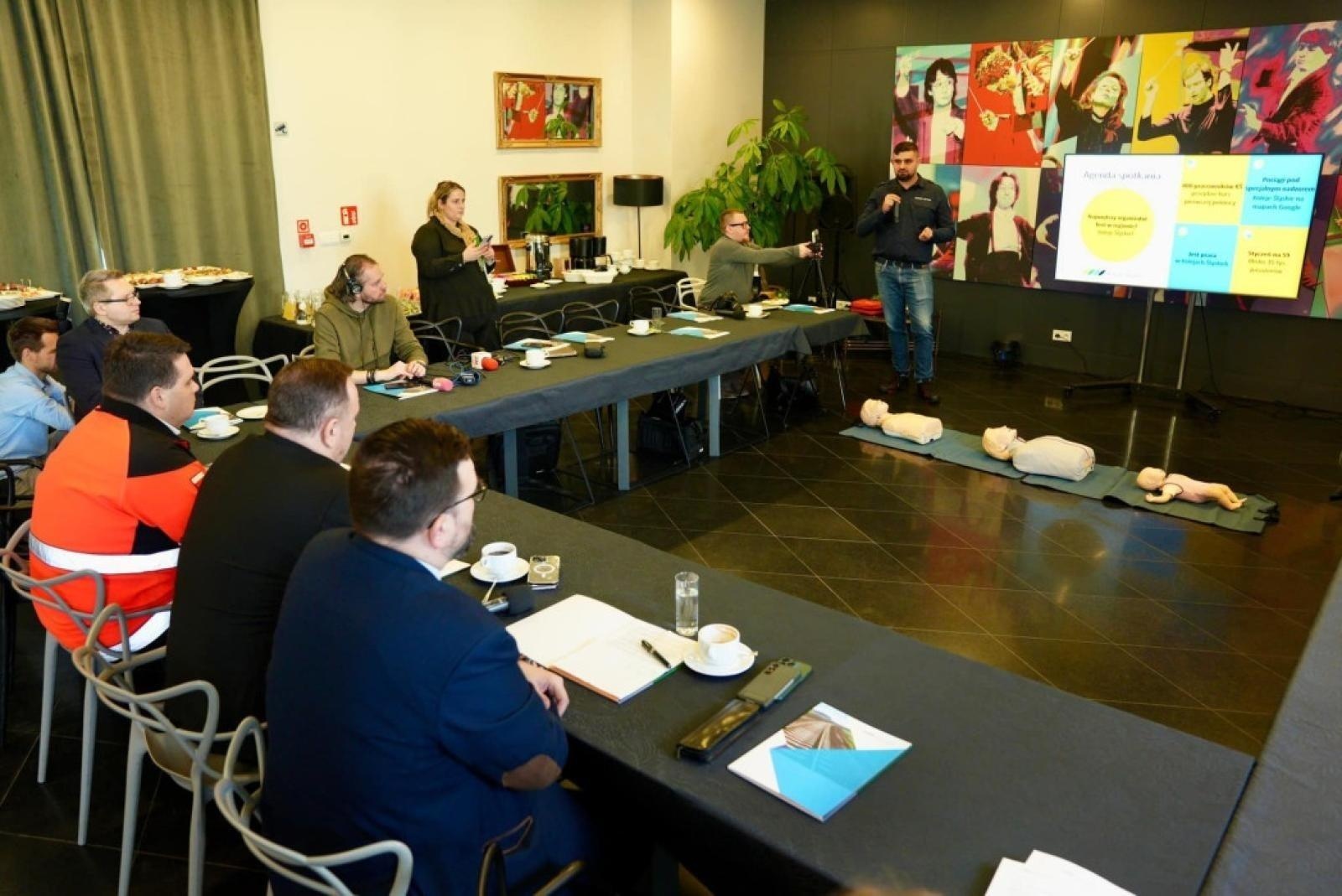 Zdjęcie w galerii na portalu naszwodzislaw.com: Rekordowe ferie w Kolejach Śląskich. Sprzedano tysiące biletów za złotówkę wiadomości z regionu