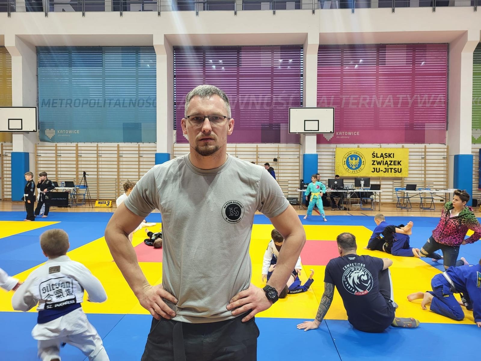 Zdjęcie w galerii na portalu naszwodzislaw.com: Zawodnicy KS Stein Academy z Rydułtów z workiem medali wiadomości z regionu