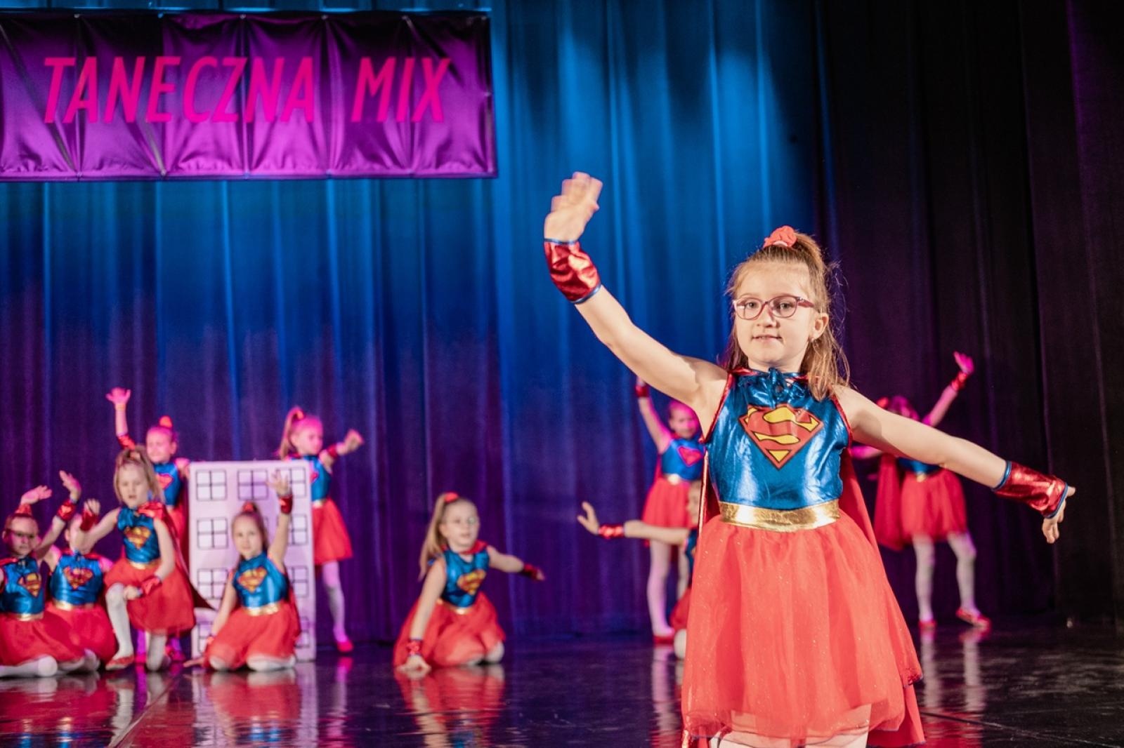 Zdjęcie w galerii na portalu naszwodzislaw.com: WCK zaprasza na XXII Galę taneczną MIX wiadomości z regionu