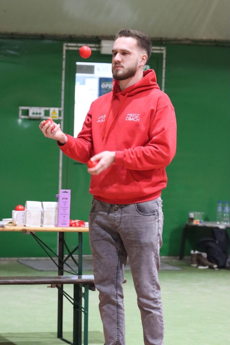 Zdjęcie w galerii na portalu naszwodzislaw.com: Zgłębiali tajniki gry w tenisa ziemnego wiadomości z regionu