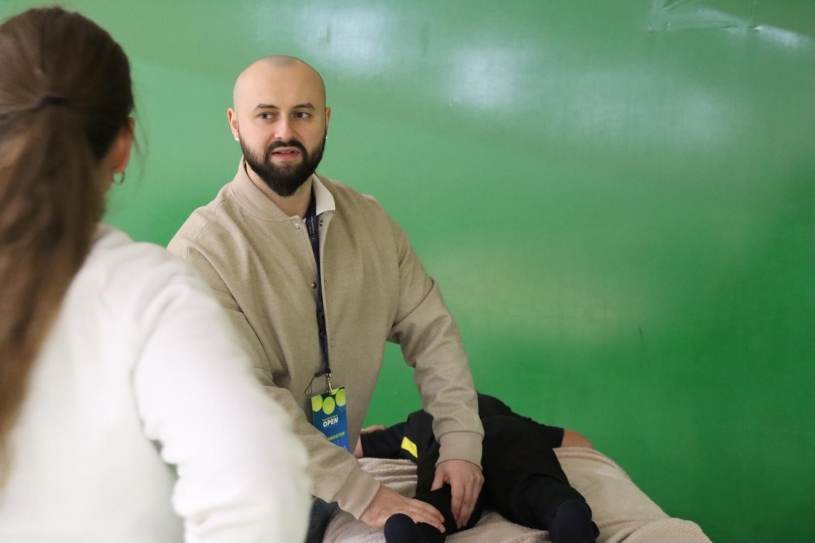 Zdjęcie w galerii na portalu naszwodzislaw.com: Zgłębiali tajniki gry w tenisa ziemnego wiadomości z regionu