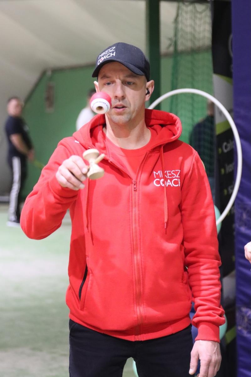 Zdjęcie w galerii na portalu naszwodzislaw.com: Zgłębiali tajniki gry w tenisa ziemnego wiadomości z regionu