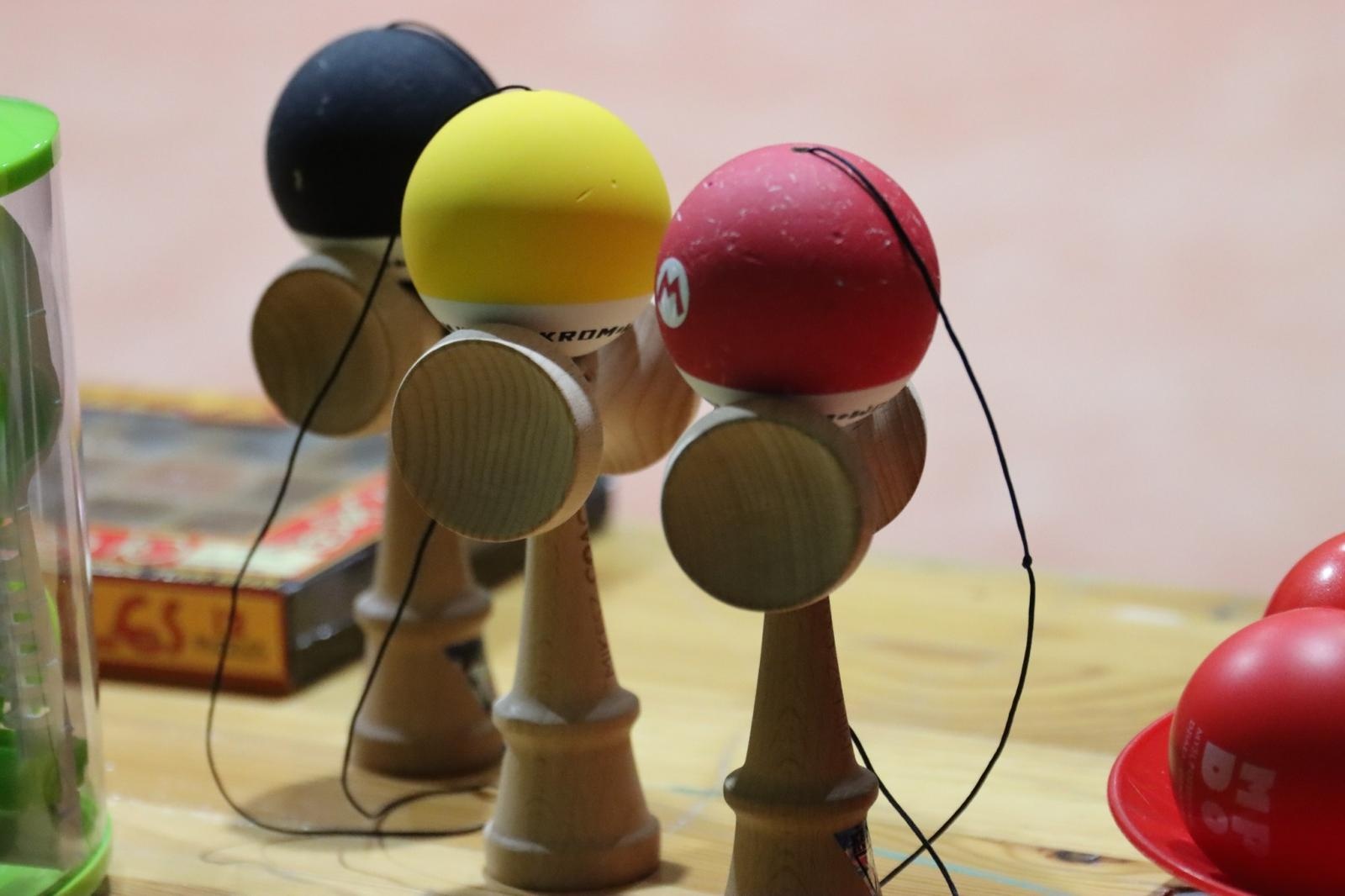 Zdjęcie w galerii na portalu naszwodzislaw.com: Zgłębiali tajniki gry w tenisa ziemnego wiadomości z regionu