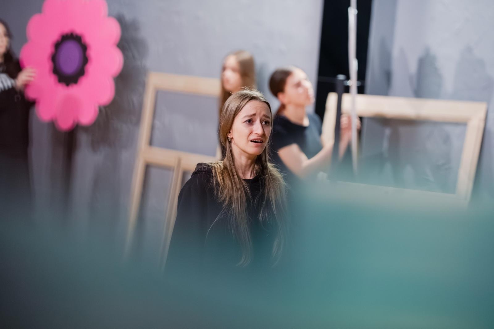 Zdjęcie w galerii na portalu naszwodzislaw.com: Premiera Królowej Śniegu na deskach WCK wiadomości z regionu