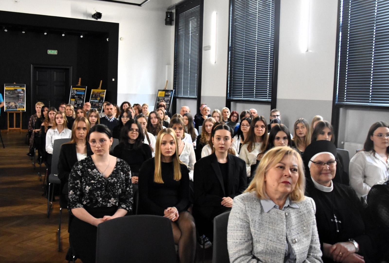 Zdjęcie w galerii na portalu naszwodzislaw.com: Stały wolontariat uczniowski ma już piętnaście lat wiadomości z regionu