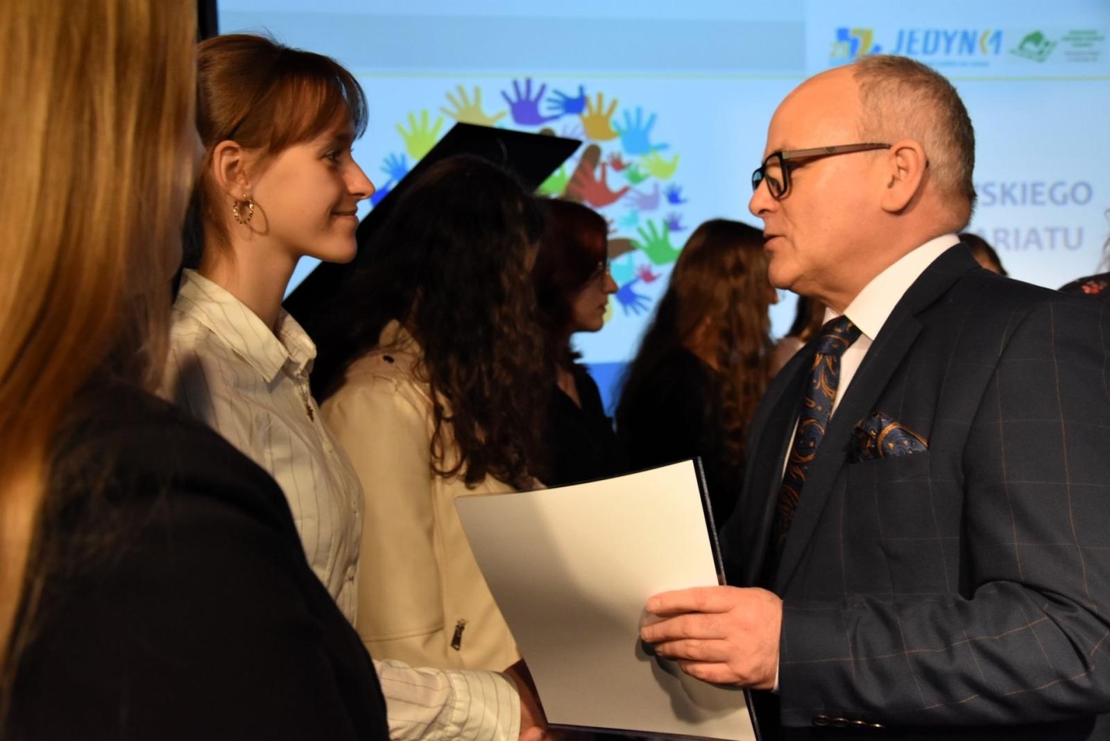 Zdjęcie w galerii na portalu naszwodzislaw.com: Stały wolontariat uczniowski ma już piętnaście lat wiadomości z regionu