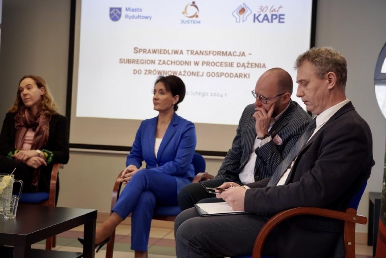 Zdjęcie w galerii na portalu naszwodzislaw.com: W Rydułtowach rozmawiali o zrównoważonej gospodarce w Subregionie Zachodnim wiadomości z regionu