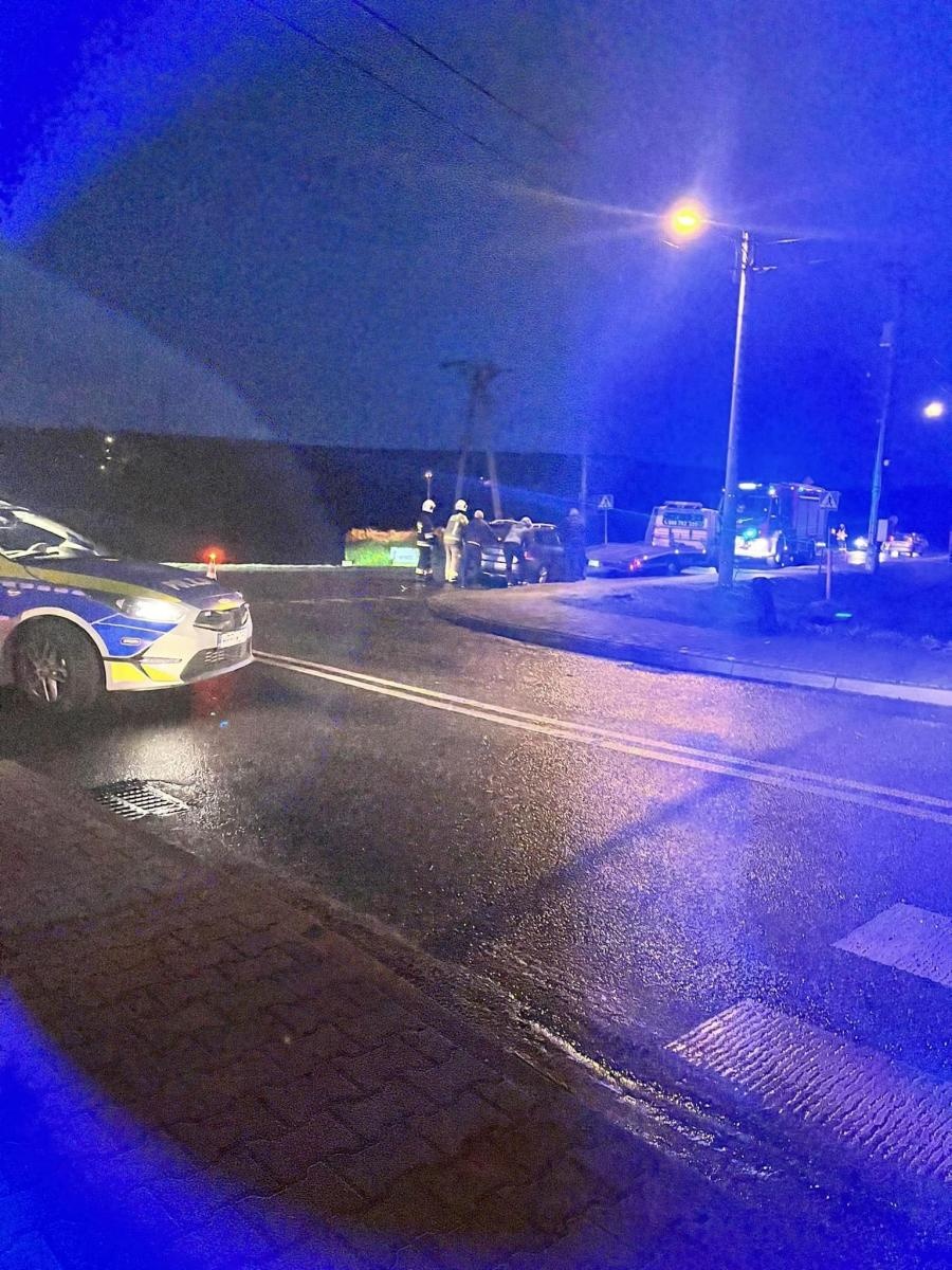 Zdjęcie w galerii na portalu naszwodzislaw.com: Wypadek w Połomi. Ranna 19-latka wiadomości z regionu