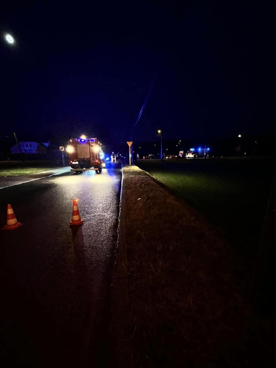 Zdjęcie w galerii na portalu naszwodzislaw.com: Wypadek w Połomi. Ranna 19-latka wiadomości z regionu