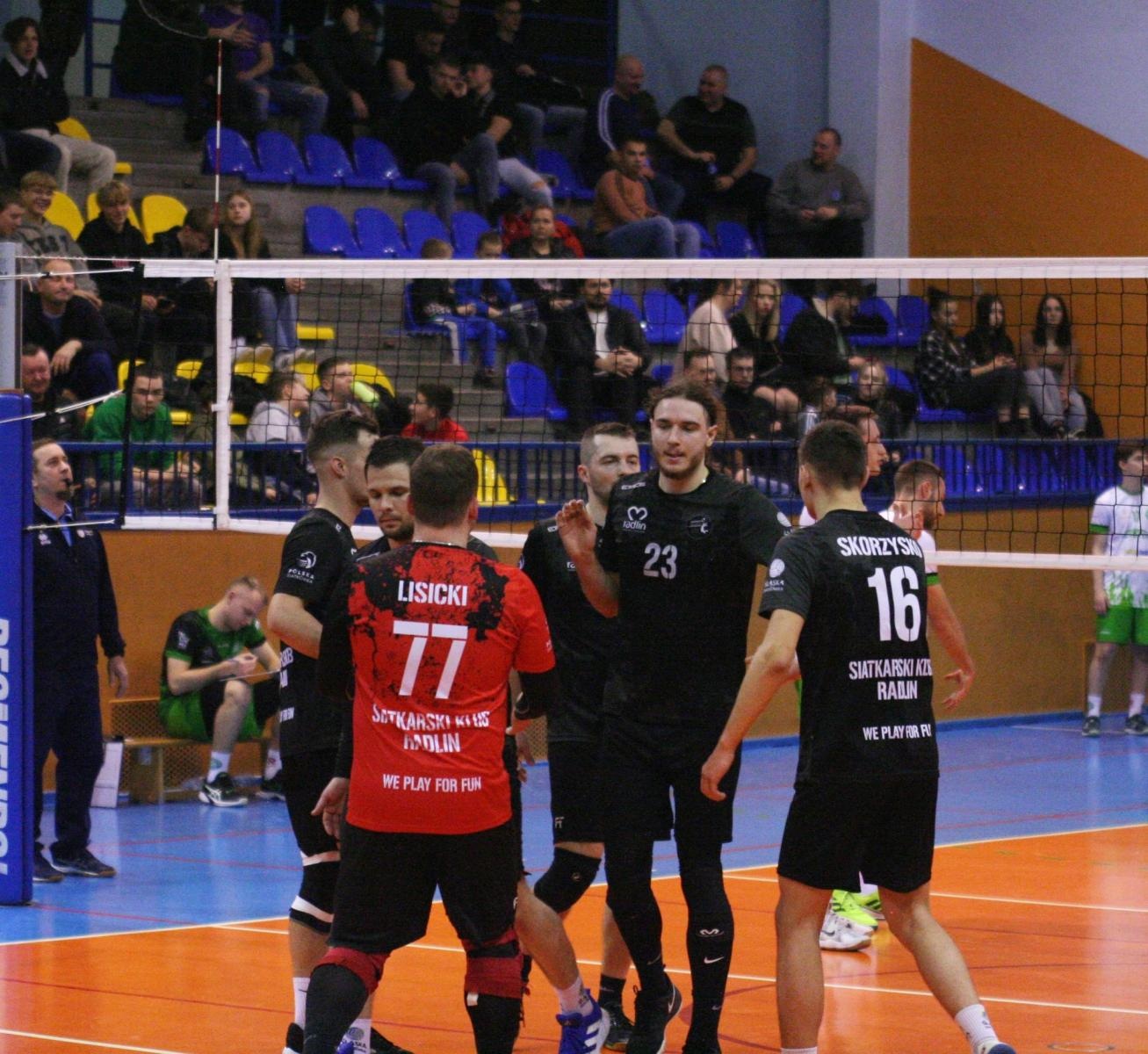 Zdjęcie w galerii na portalu naszwodzislaw.com: Radliński mur za twardy dla siatkarzy z Raciborza wiadomości z regionu
