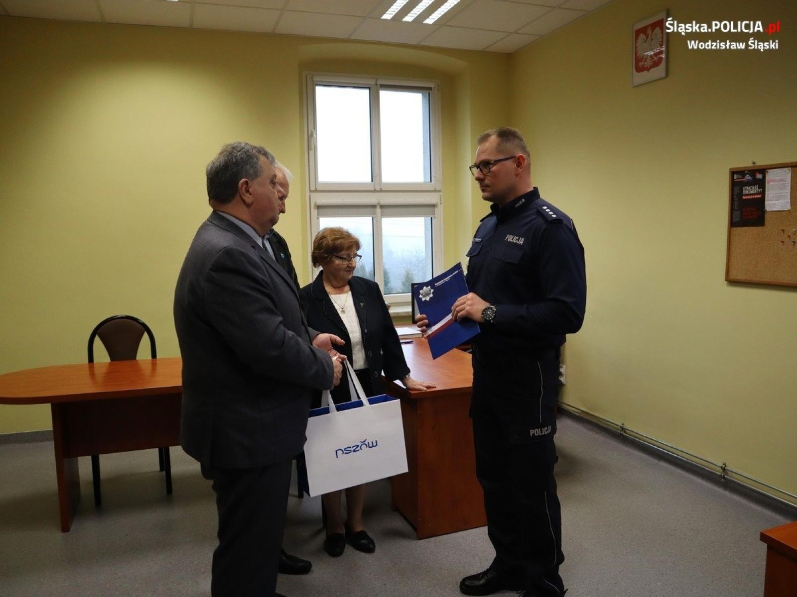 Zdjęcie w galerii na portalu naszwodzislaw.com: Pszowscy policjanci mają nowego szefa wiadomości z regionu