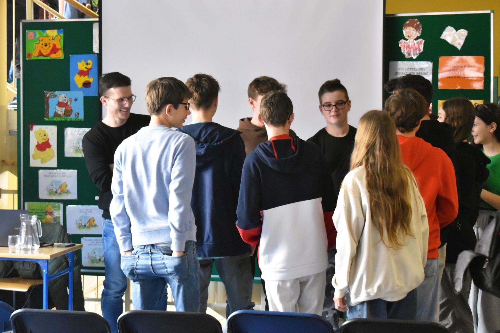 Zdjęcie w galerii na portalu naszwodzislaw.com: Warsztaty cyberbezpieczeństwa w skrzyszowskiej szkole wiadomości z regionu