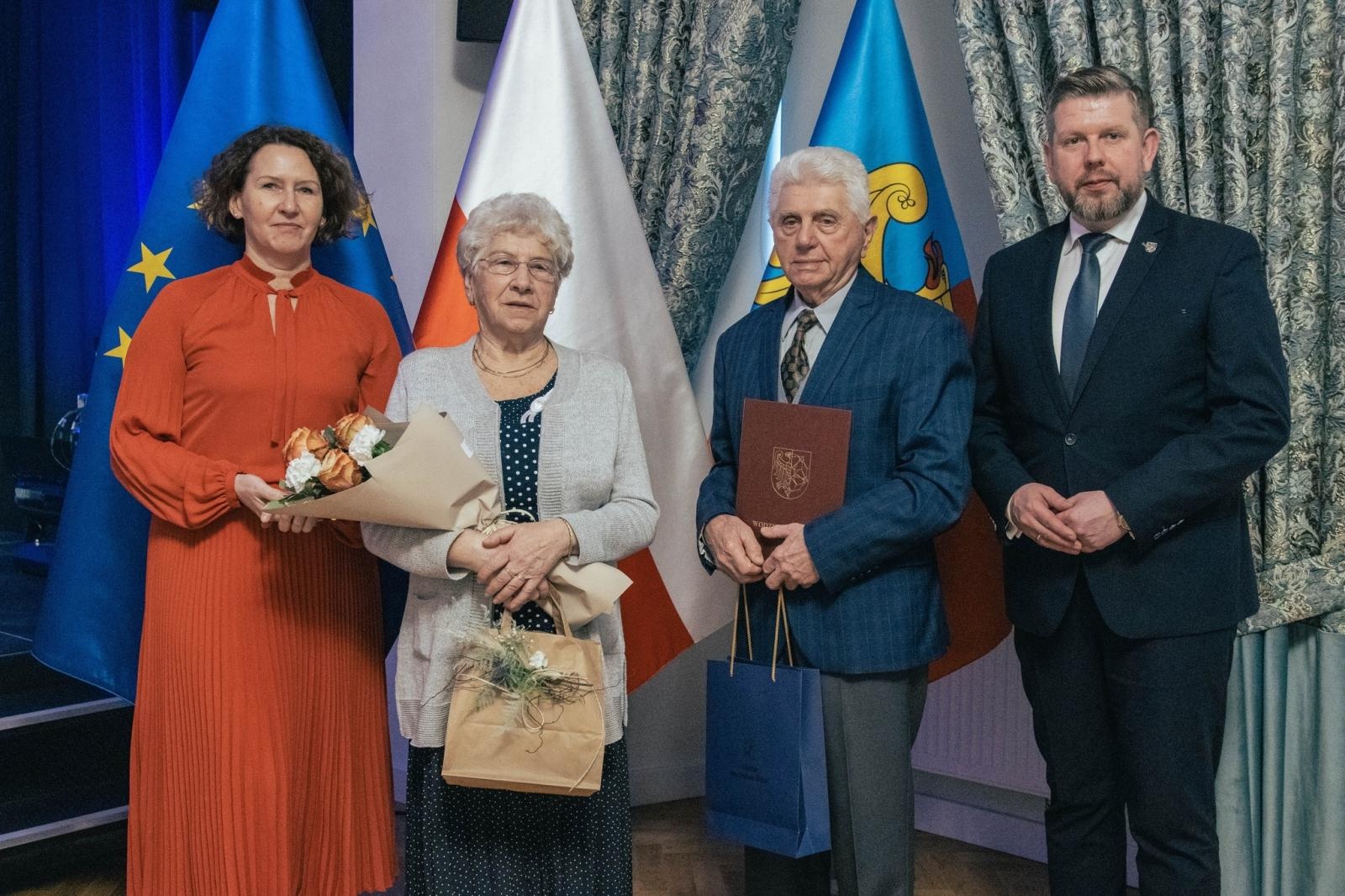 Zdjęcie w galerii na portalu naszwodzislaw.com: Jubilaci świętowali złote, szmaragdowe i diamentowe gody wiadomości z regionu