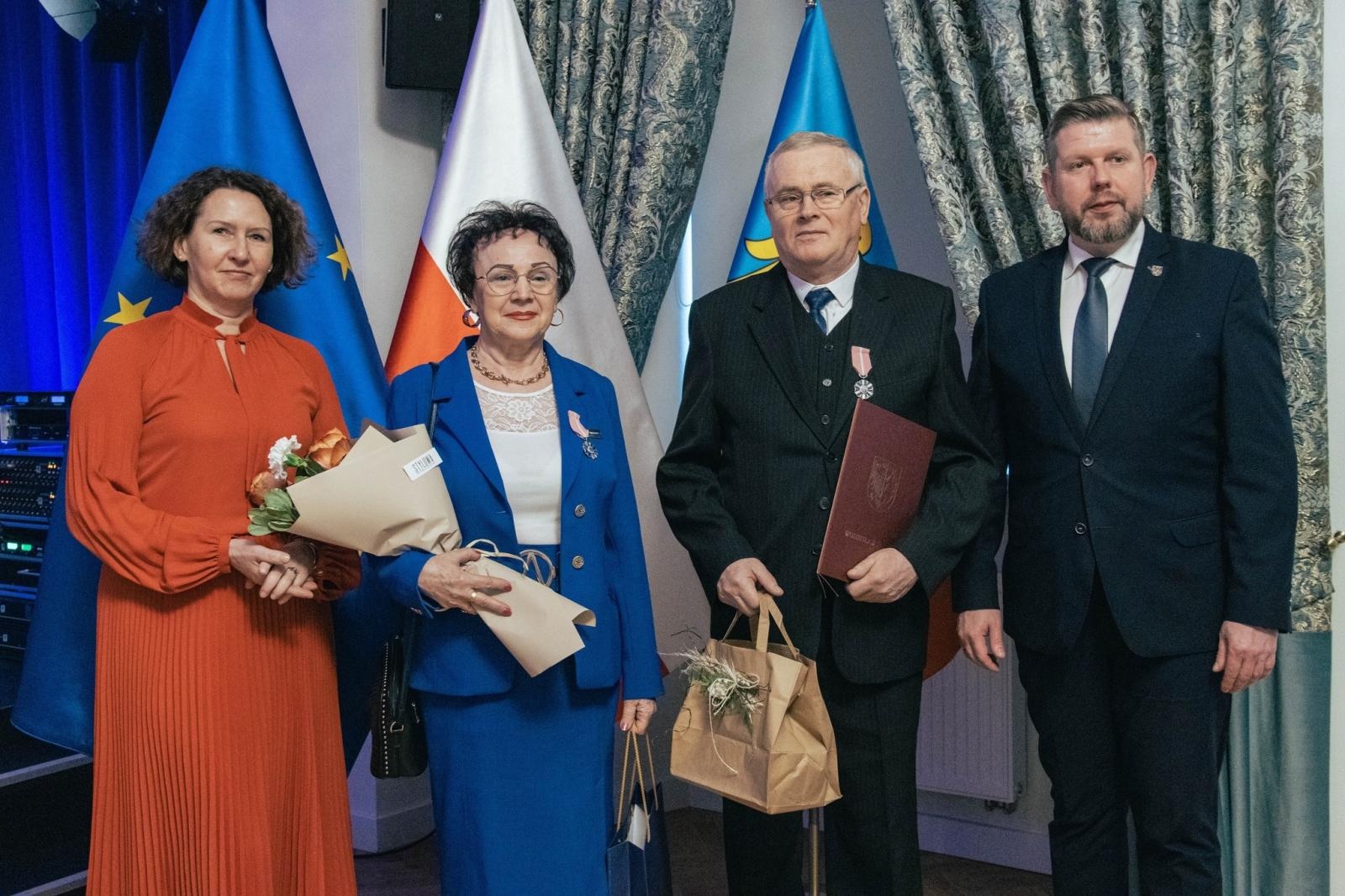 Zdjęcie w galerii na portalu naszwodzislaw.com: Jubilaci świętowali złote, szmaragdowe i diamentowe gody wiadomości z regionu