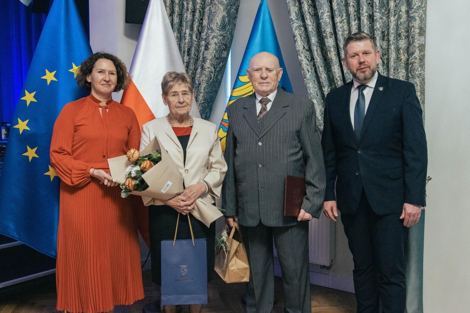 Zdjęcie w galerii na portalu naszwodzislaw.com: Jubilaci świętowali złote, szmaragdowe i diamentowe gody wiadomości z regionu